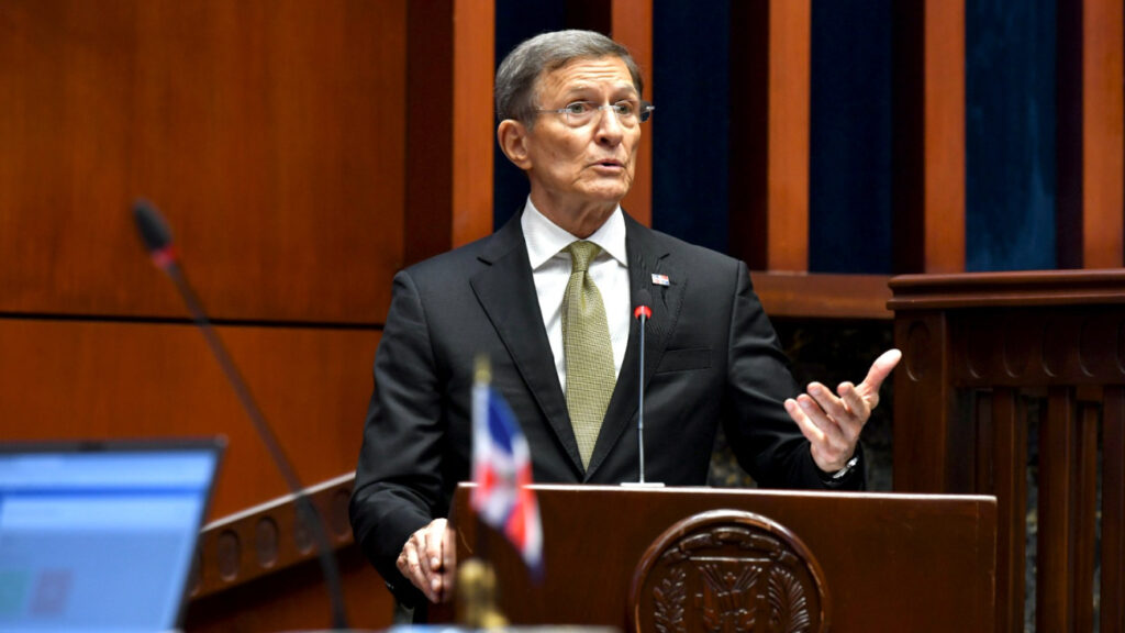 Canciller Roberto Álvarez en el Senado