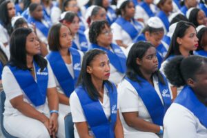 Jovenes graduadas de Enfermeria INFOTEP