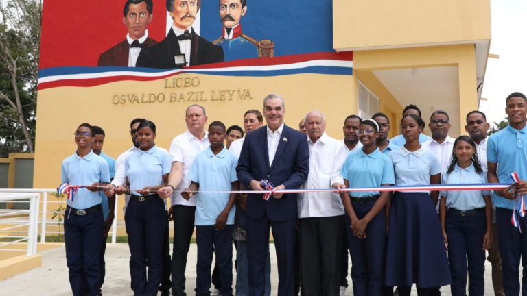 Presidente Abinader inaugura un liceo en Pantoja y un Caipi en Manoguayabo que beneficiarán a más de 1,000 adolescentes y niños