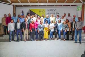 (foto) Parte de los dirigentes del PHD asistentes a la reunión.