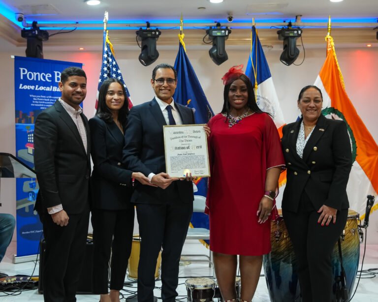 Juan Ariel reconocido en New York