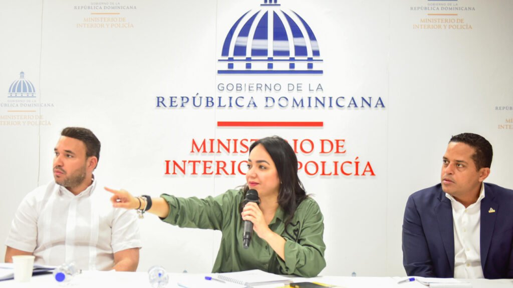 Faride Raful se reúne con juntas de vecinos del DN para fortalecer la seguridad ciudadana