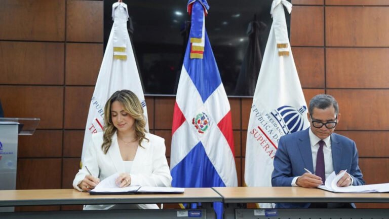 Gloria Reyes, directora general