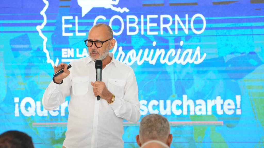 Gobierno en las Provincias supervisa obras en SDO (2)
