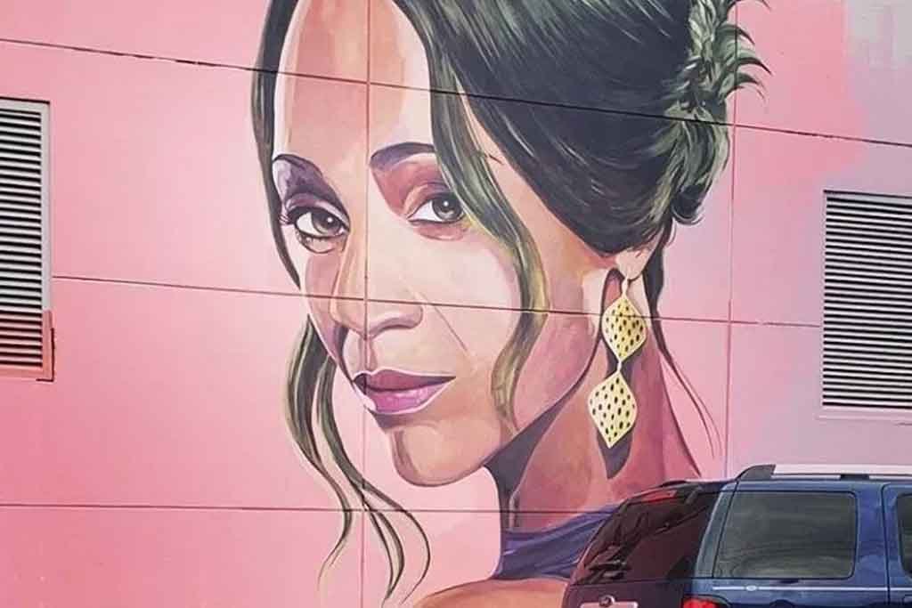 Mural Zoe Saldaña en Santiago 2019 01