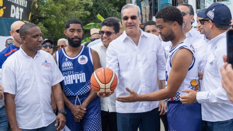 Presidente Abinader inaugurará dos centros educativos y concederá Medalla al Mérito de la Mujer Dominicana en Santiago; entregará 1,800 títulos de propiedad en Valverde este fin de semana