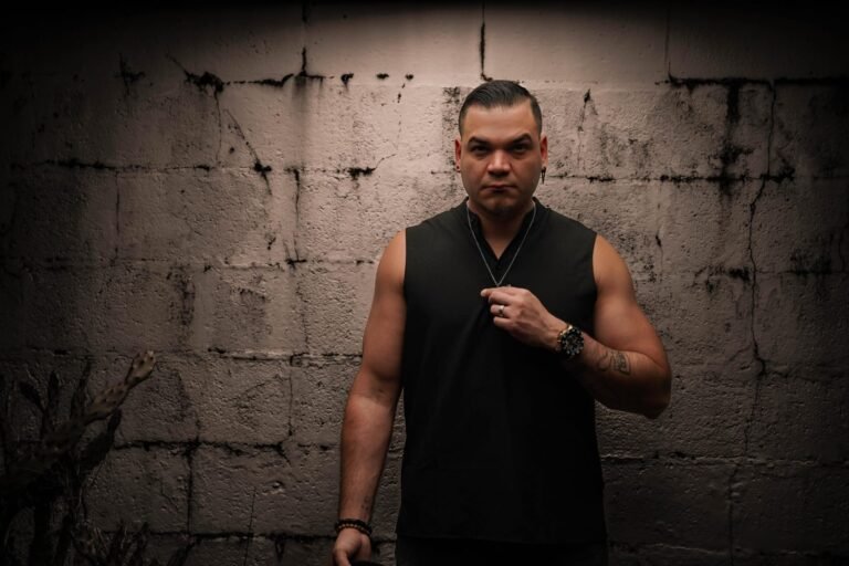 Cantante puertorriqueño AleJosë.