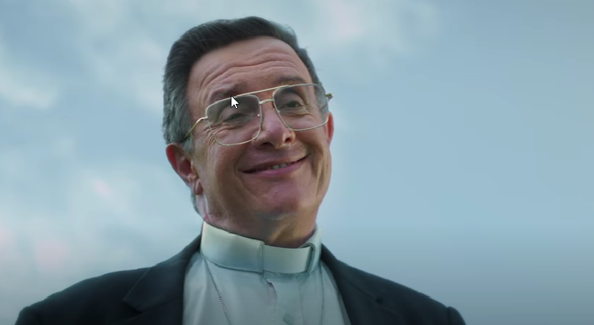 Juan Ángel, el actor colombiano que interpreta al Padre Emiliano Tardif.