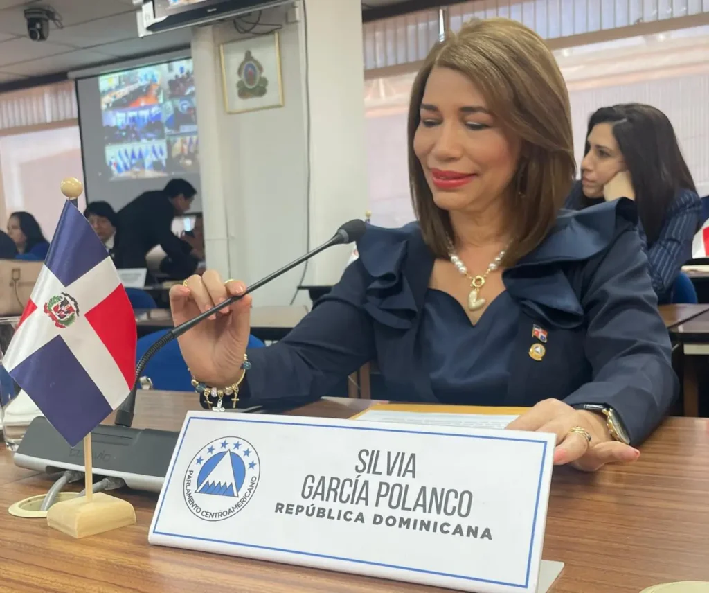 (foto) Silvia García, diputada ante el PARLACEN.