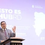 Foto 1 Yayo Sanz Lovatón, durante su disertación en la Universidad Autónoma de Santo Domingo.