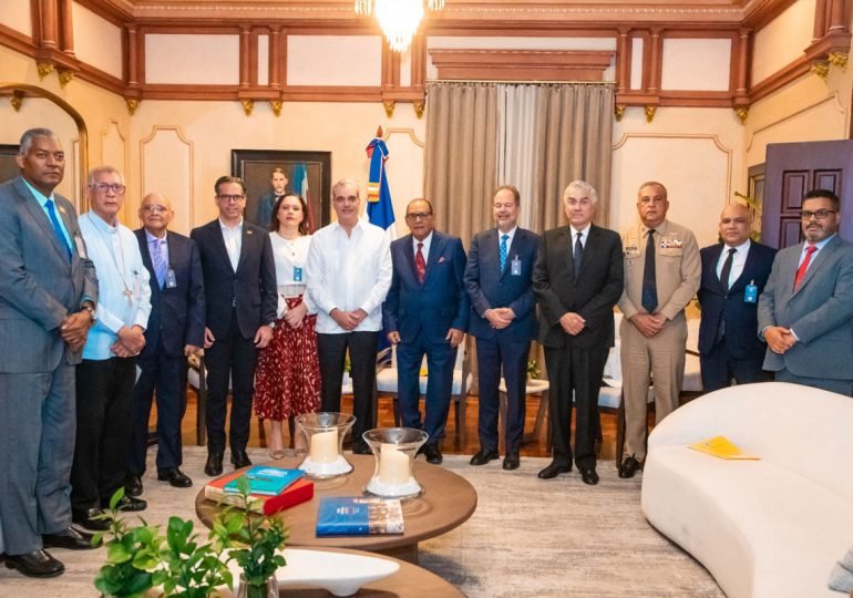 Observatorio-de-Politicas-Migratorias-sostiene-reunion-con-presidente-Abinader-770x540