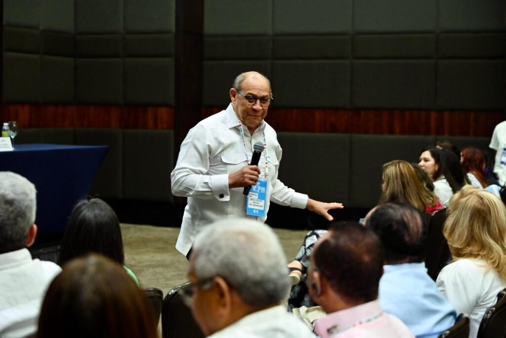 Rafael Santos Badía en seminario del 5to Congreso CSA