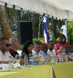 _ (foto) Encuentro donde se anunció el inicio de los trabajos para la 30 Feria Ecoturística y de Producción a celebrarse en Villa Altagracia.