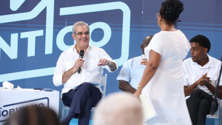 “El Gobierno Contigo” impacta a más de 16,000 personas, en una jornada encabezada por el presidente Luis Abinader, en el municipio de Guerra