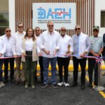 Presidente Abinader inaugura varias obras en la provincia Duarte y sostiene diálogo con la juventud