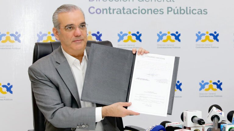 Presidente Abinader promulga la nueva Ley 47-25 de Contrataciones Públicas y sella un compromiso histórico con la transparencia