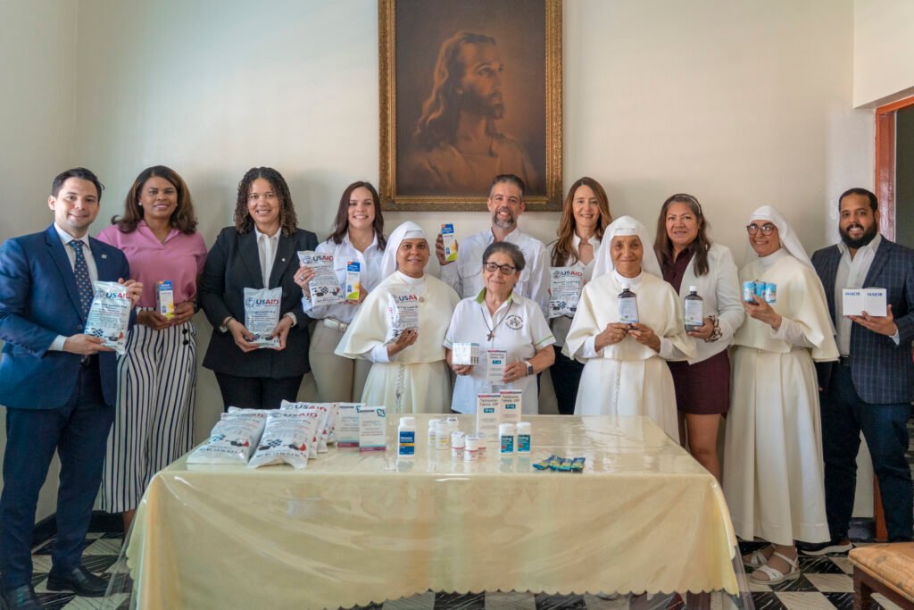 Sanar una Nación impacta a más de 36 mil personas con medicamentos y alimentos fortificados