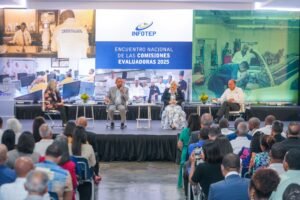 panel ¿Cómo la democratización del conocimiento desarrolla habilidades a lo largo de la vida .