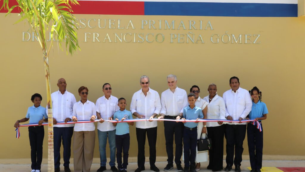 Presidente Abinader inaugura dos escuelas en La Altagracia con capacidad para 1,600 estudiantes