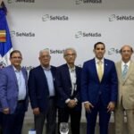 Directivos de Andeclip junto al titular de SeNaSa