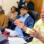 Olmedo Caba, director ejecutivo del INDRHI y Rafael Salazar, administrador de Egehid, durante la reunion del COPRE