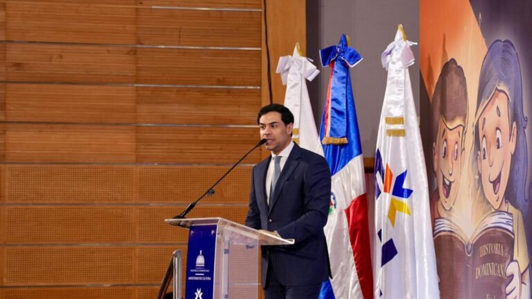 Roberto Angel Salcedo