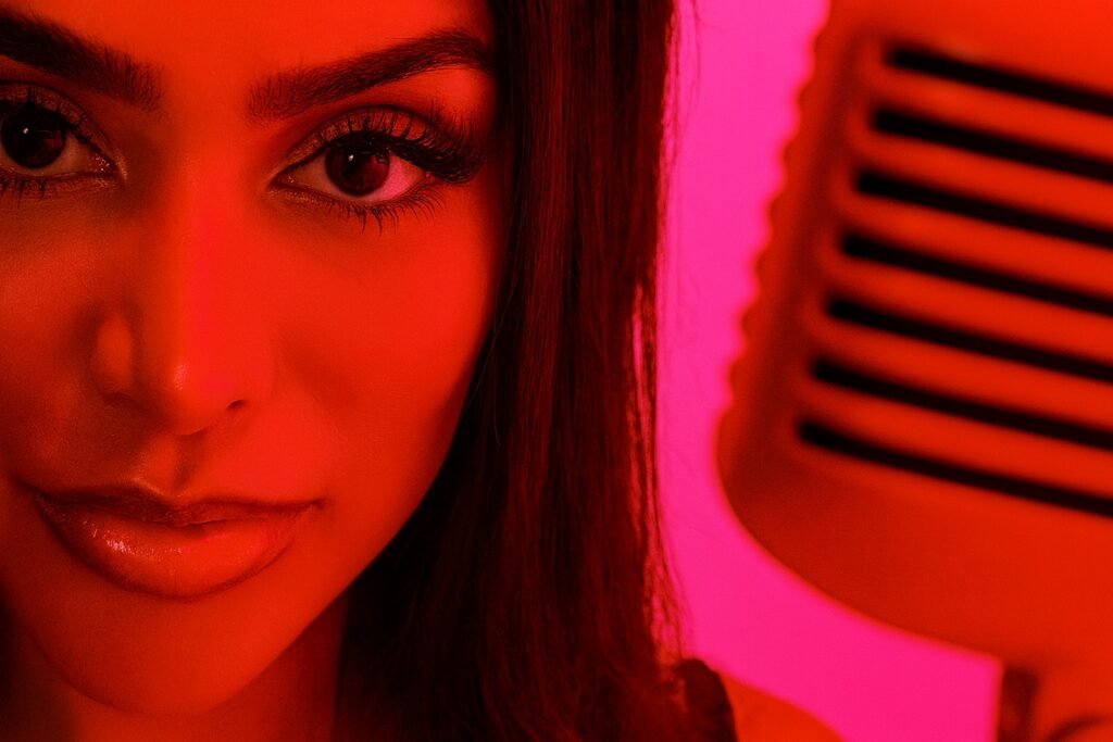 BellaTop impulsa su identidad global con “Herida con Alcohol”, una pieza intensa y profundamente honesta