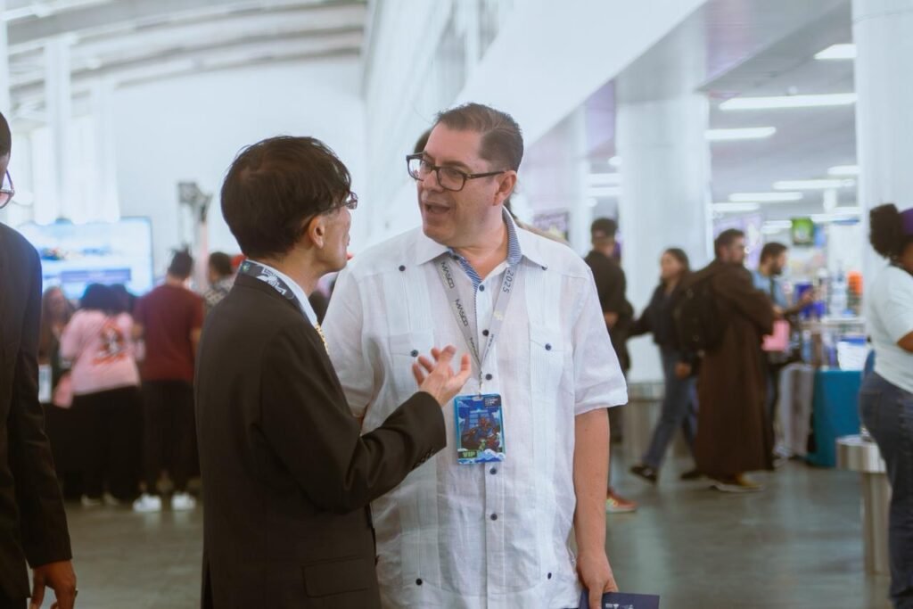 Embajador de Japón Takagi Masahiro & Gilberto Chaves Mesen productor técnico y ejecutivo de Comic Con 2025