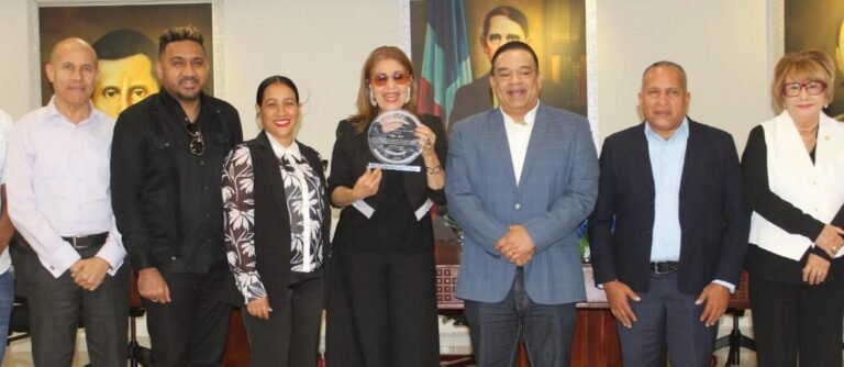 Reconocimiento a Olga Lara