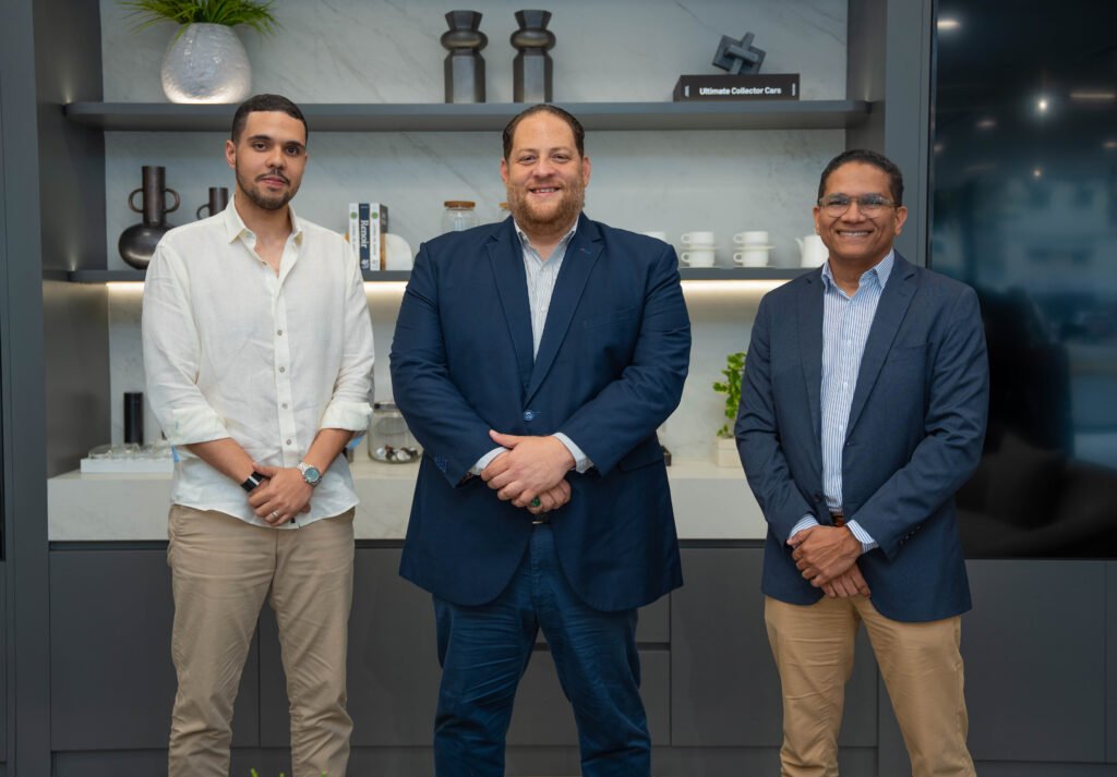 Ángel Beato, Manuel Angomás y   Oscar Santana (Director Comercial OJ)