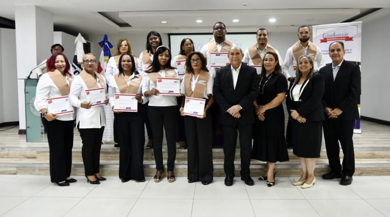 INFOTEP certifica más de 300 trabajadores del sector zonas francas en Santo Domingo Este