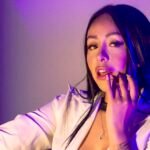 Mariana Sandoval cautiva con una presencia auténtica frente a cámara