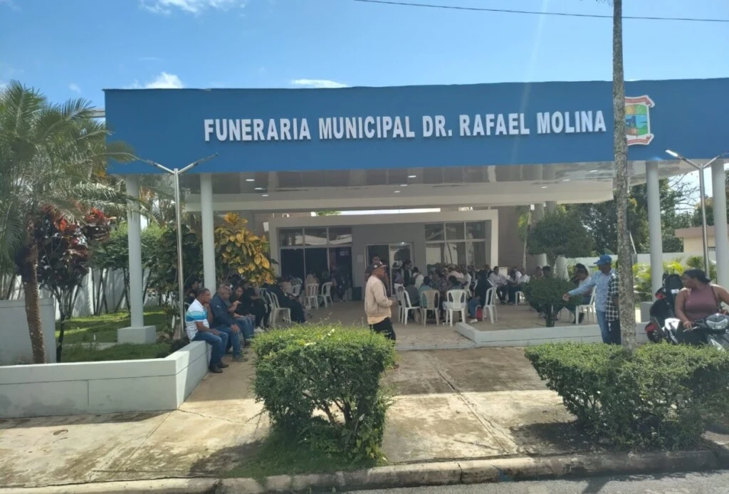 Funeraria-municipal-de-Cotui-1024x694