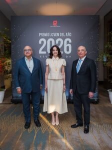 Gran Galardón al Mérito Empresarial Héctor José Risek, Rita Abinader y su esposo, Michel Philippe Lulo Collado