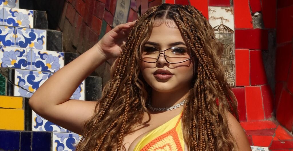 Sara Valentina Lanza “Gatiñho”, un Hit Global que Une Colombia y Brasil