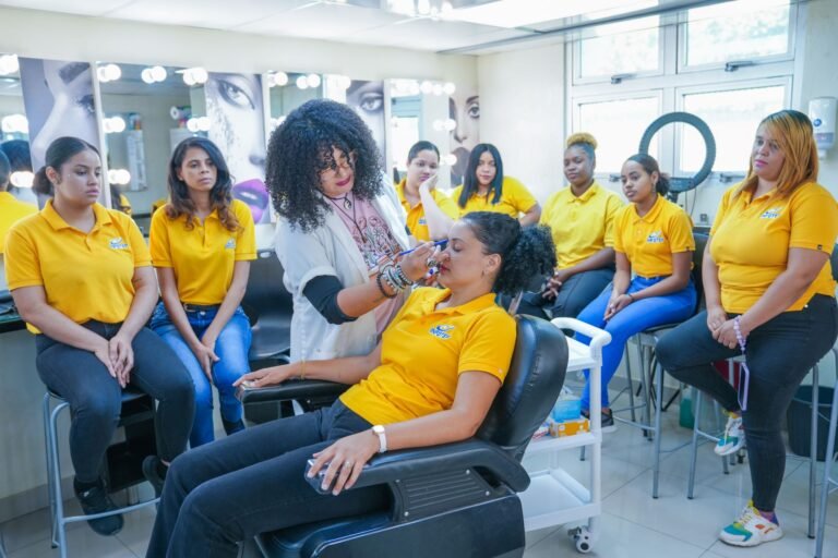 Taller de maquillaje INFOTEP