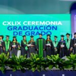 Foto principal, graduandos de mayor índice académico