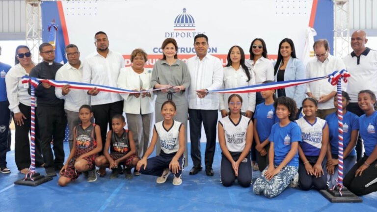 Gobierno inaugura multiuso remozado en Villa Liberación para fortalecer el deporte comunitario