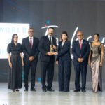 Ejecutivos de Hyatt Inclusive Collection reciben el Gran Premio por la vicepresidenta de la República Raquel Peña
