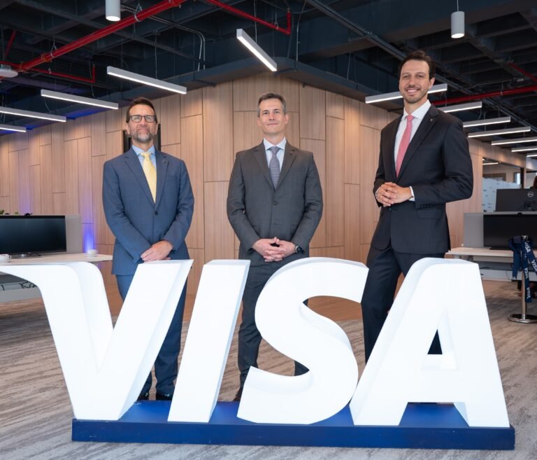 Foto Inauguracion Oficina Visa RD 1.jpg
