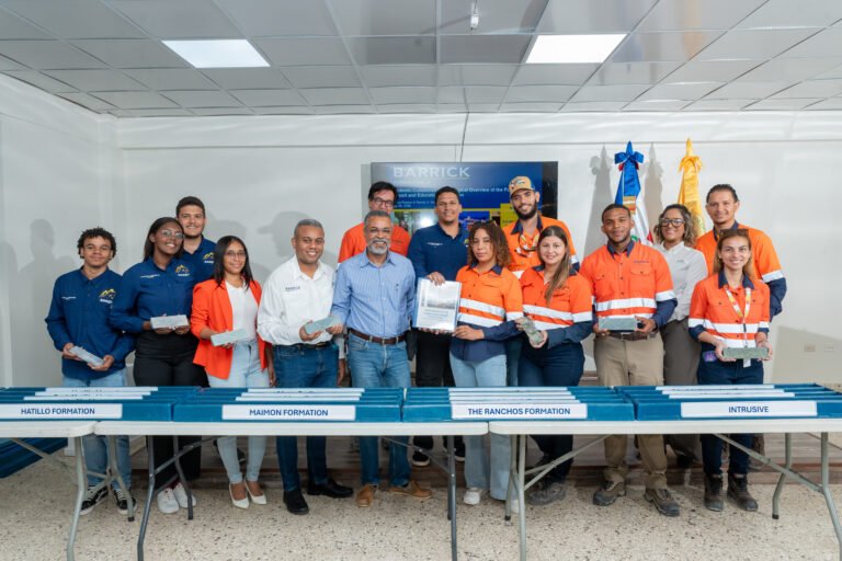 Foto de entrega de testigos de perforación
