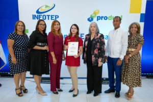 Entrega de certificado ProDual INFOTEP (3)