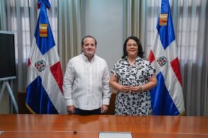 José Ignacio Paliza, ministro de la presidencia y Maira Morla Pineda directora general del INFOTEP
