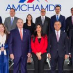 Magín Díaz junto a representantes de la AMCHAMDR