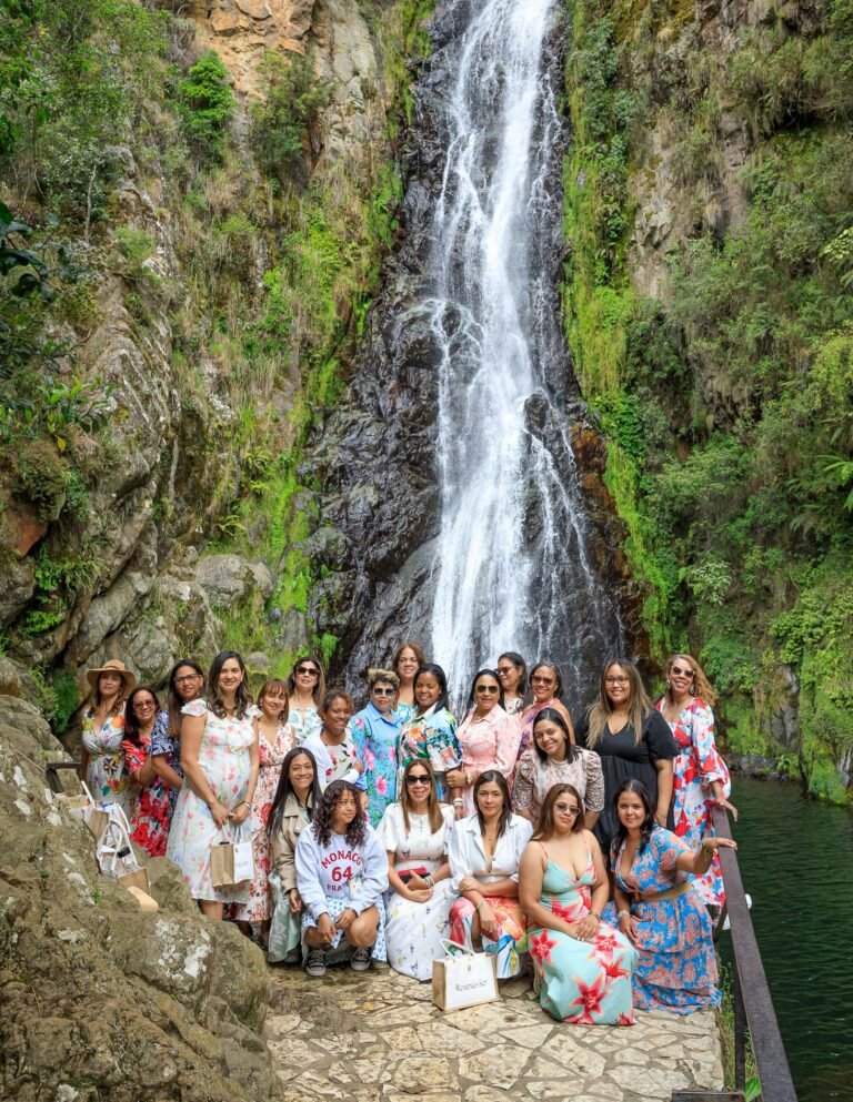 Participantes de REVERDE-Ser en El Salto de Aguas Blancas en Constanza