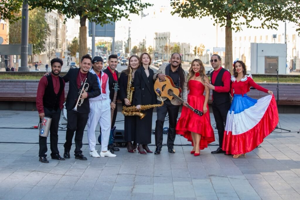 1- Yanco Santana y su orquesta EL DOMI en Rusia