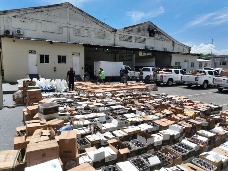 FOTO PRINCIPAL Parte de la mercancía ílicita decomisada en el operativo