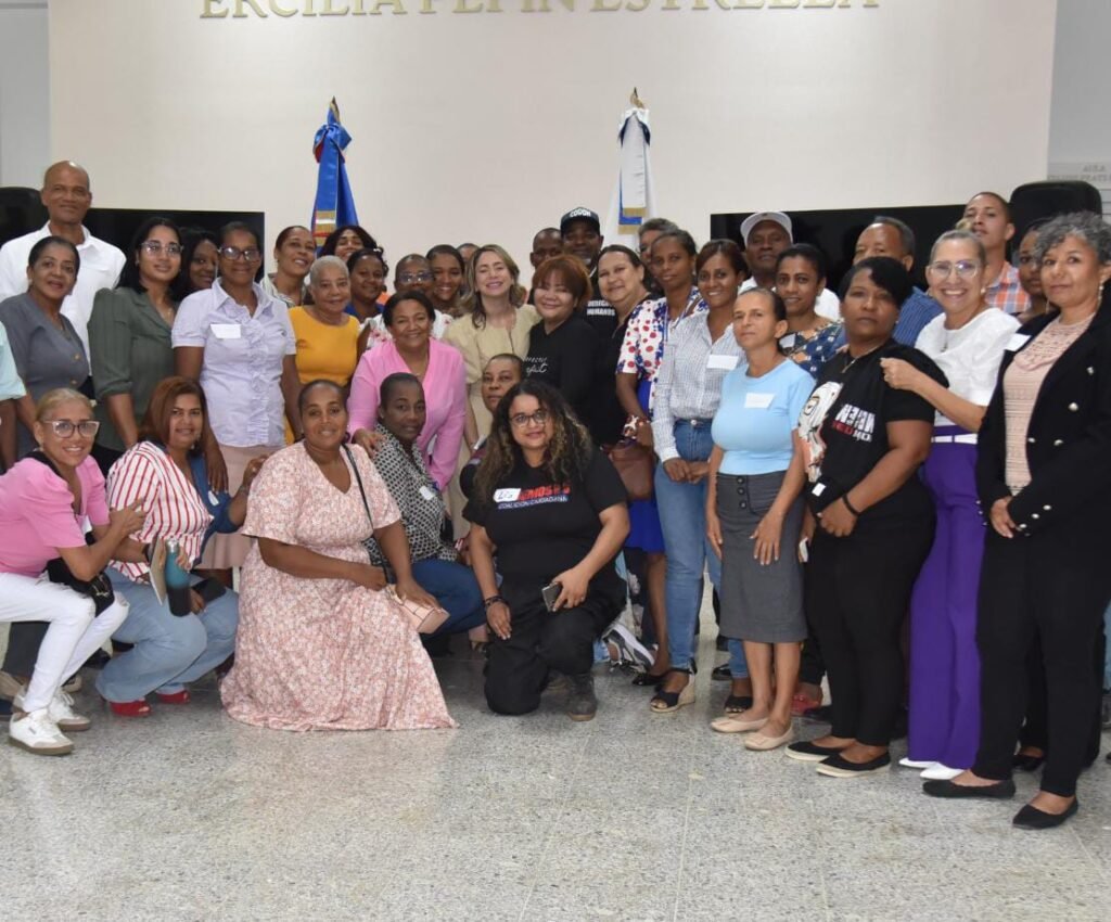Ministerio de la Mujer capacita a líderes comunitarios sobre violencia de género