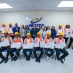 INFOTEP certifica 12 participantes como operadores de retroexcavadora