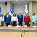 Integrantes de la Junta de Directores del INFOTEP, organo tripartido integrado por representantes del gobierno, empresarios y trabajadores